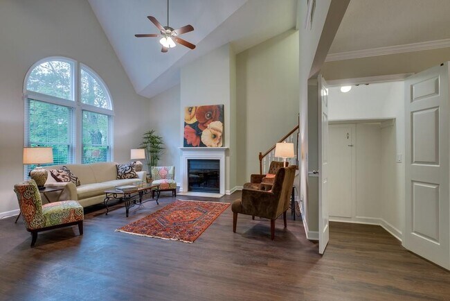 Building Photo - 105 Highland Villa Dr