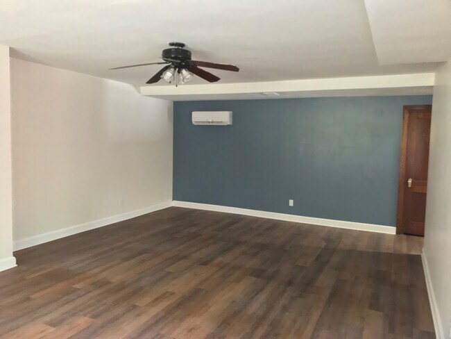 Living Room/Dining room - 1029 Young Ave