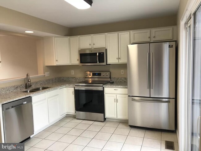 Building Photo - 14304 Newbern Loop