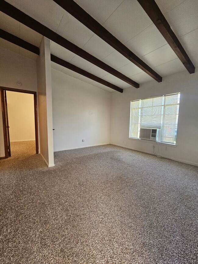 Foto del edificio - Short-Term Lease! (2) Bedroom Duplex Close to Campus Duplex!