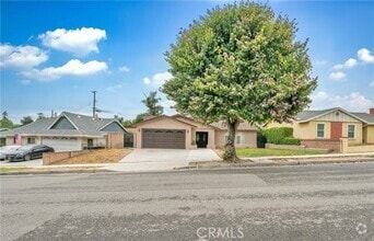 Building Photo - 2933 E Levelglen Dr
