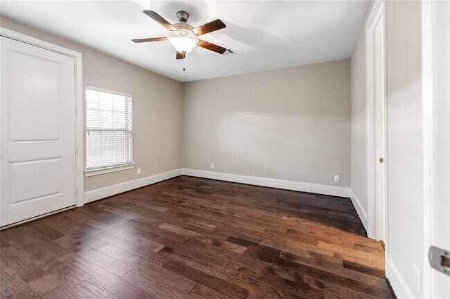 Foto del edificio - 2720 Church Wood Dr