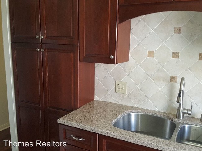 Foto del edificio - 3 br, 1 bath House - 2609 Kew Terrace