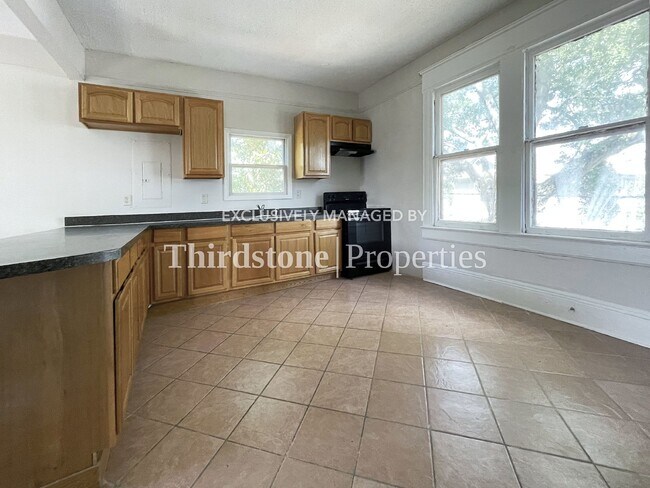 Foto del edificio - 323 7th St W, Jacksonville, FL 32206