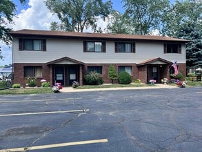 Building Photo - 2569 Parkview St