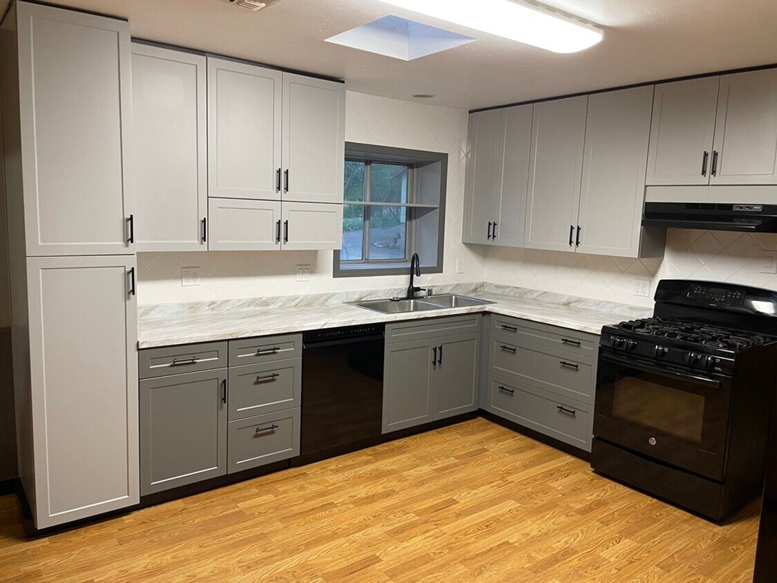 Foto principal - Cozy, Country 3 bedroom 1 Bathroom Home Wi...