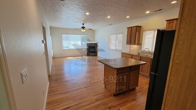 Foto del edificio - 555 Garden Grove Ct