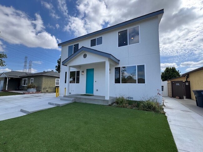 Foto del edificio - 6170 Briercrest Ave