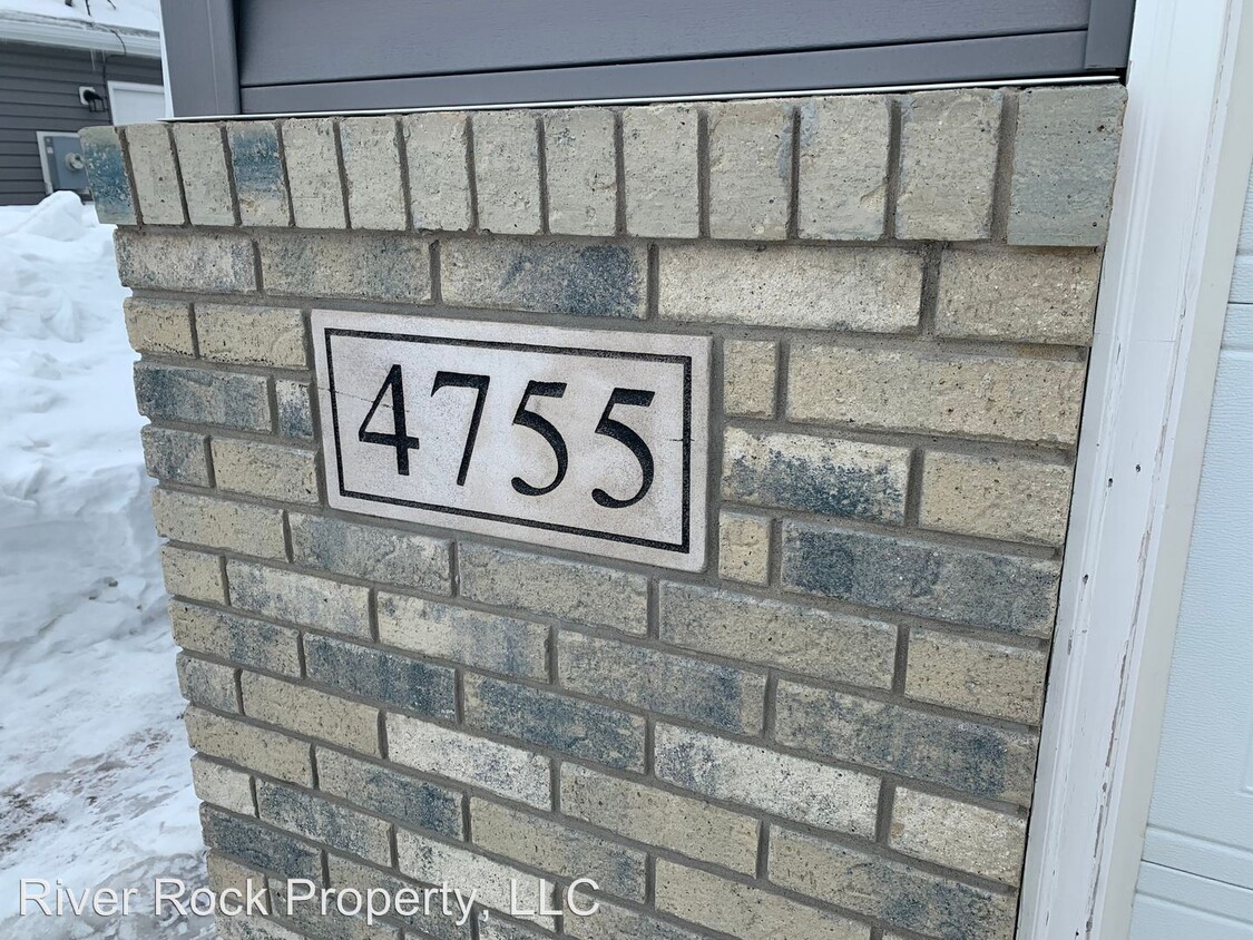 Primary Photo - 3 br, 2 bath House - 4755 Chelsea Lane S