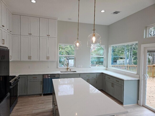 Foto del edificio - 700 N Avenue C