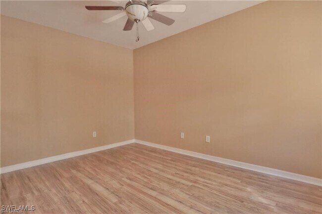 Foto del edificio - 10240 Olivewood Way