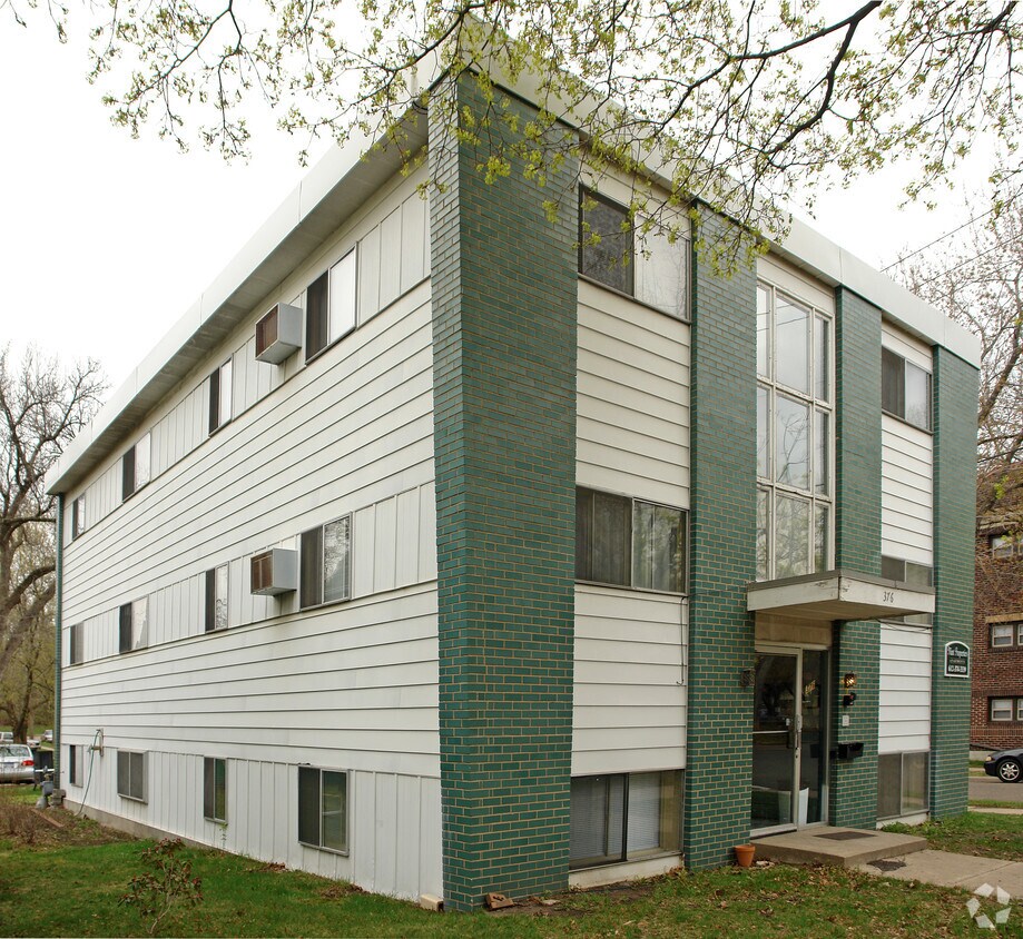 Building Photo - 376 Cleveland Ave N