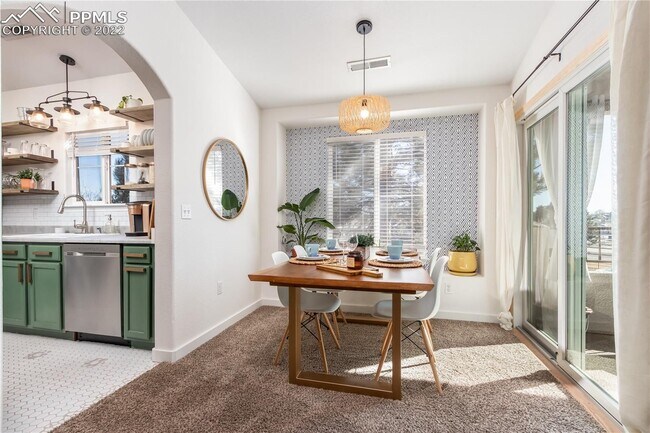 Building Photo - Maintenance free 2 bedroom, 2 full bath condo! Upper unit