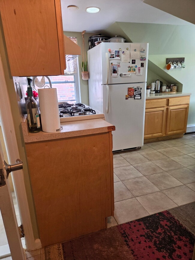 Building Photo - Saint Pauls Avenue, Cliffside Park, NJ 07010 - 1 BR 1 BA multi-family home