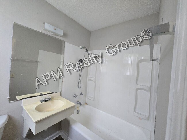Foto del edificio - 320 S Beltline Blvd