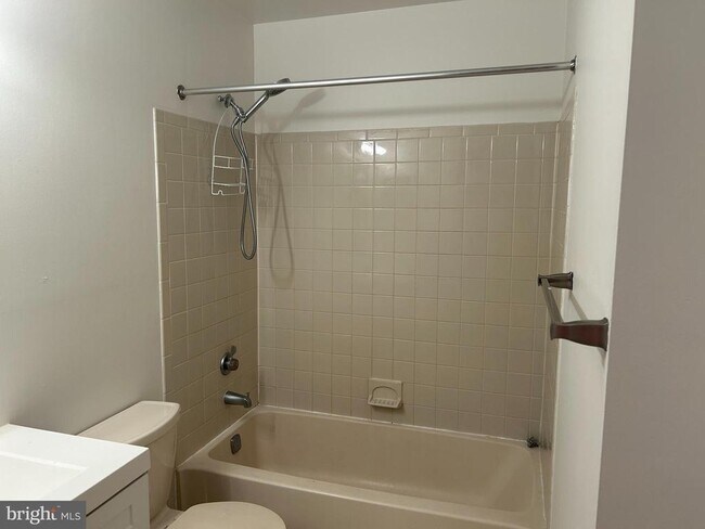 Foto del edificio - 5317 Ravens Crest Dr