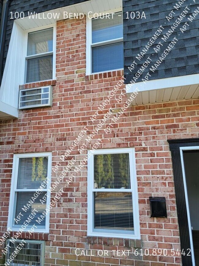 Foto del edificio - 100 Willow Bnd Ct
