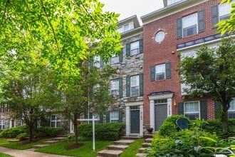 Building Photo - 2120 Clark Pl