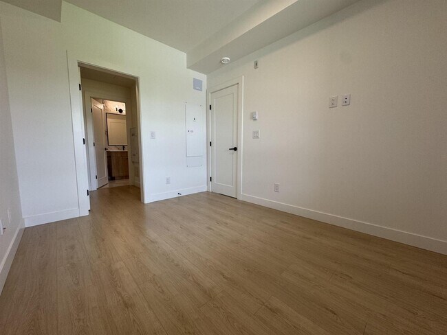 Photo du bâtiment - 19953-19976 76 Ave