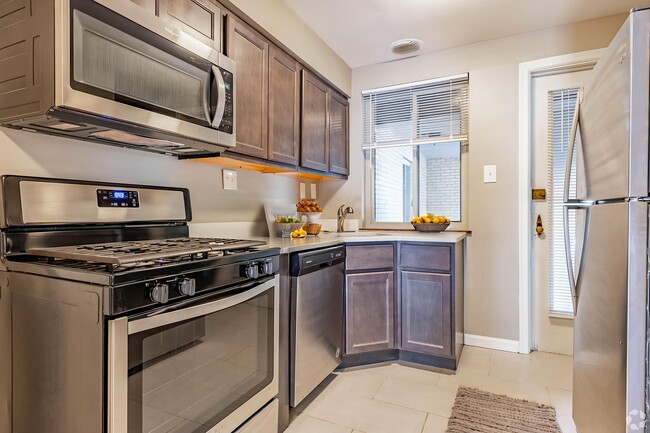 Building Photo - Edenview