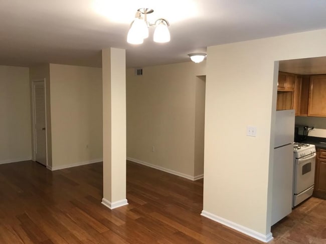 Photo - 1400 12th St N (Arlington, VA) Apartment