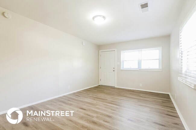 Foto del edificio - 1549 Nelson Ave