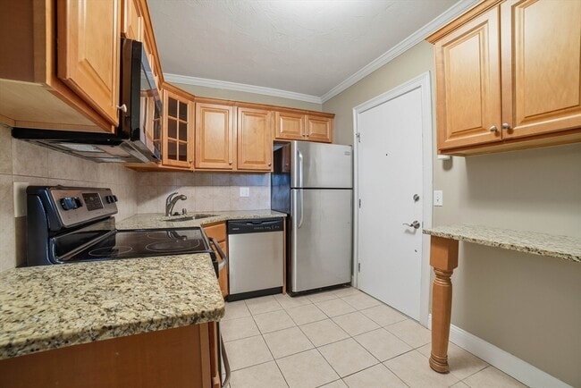 Building Photo - 47 Alvarado Ave
