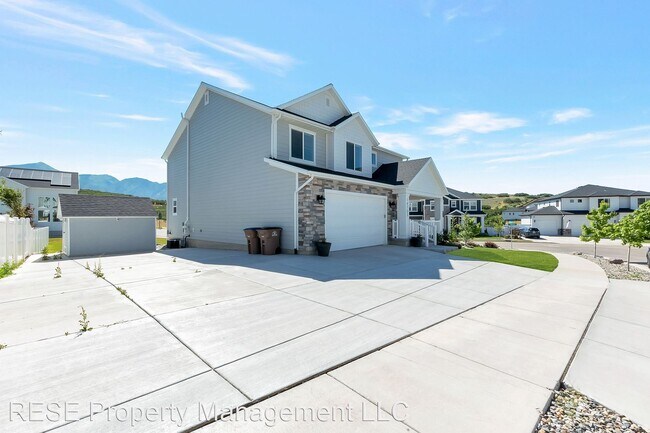 Foto del edificio - 5 br, 3.5 bath House - 14703 S Snow Leopar...