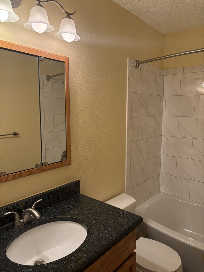 Foto del edificio - 106 Hollywood Dr