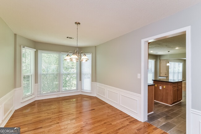 Building Photo - 353 Cimarron Way