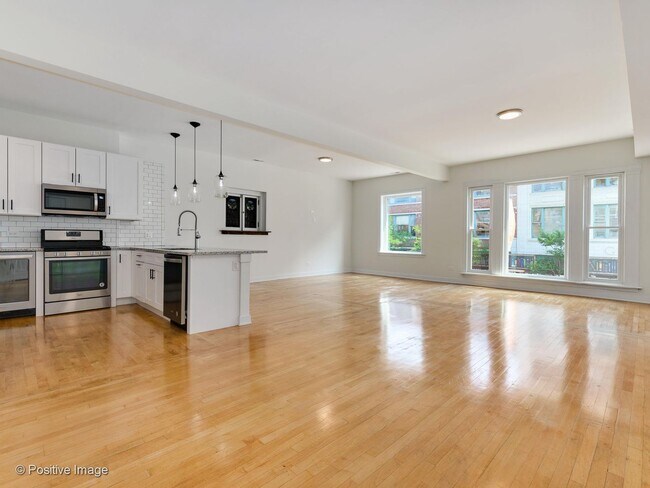 Building Photo - 04 - Chi 1618 LLC