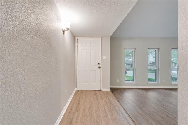 Building Photo - 2122 Foxcroft Ln