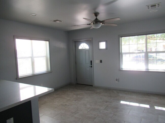 Foto del edificio - Charming Updated Patio Home in Historic District!