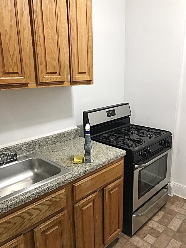 4307 42nd St Unit 3A, Sunnyside, NY 11104 Room for Rent in Sunnyside