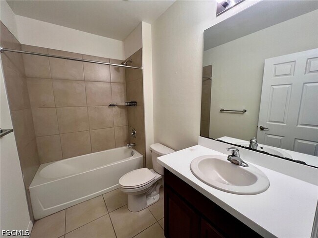 Foto del edificio - 212 SW 25th Ave