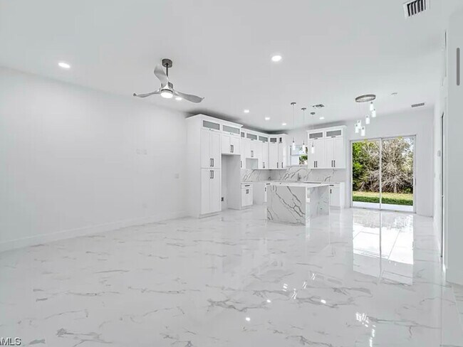 Foto del edificio - 4716 Douglas Ln