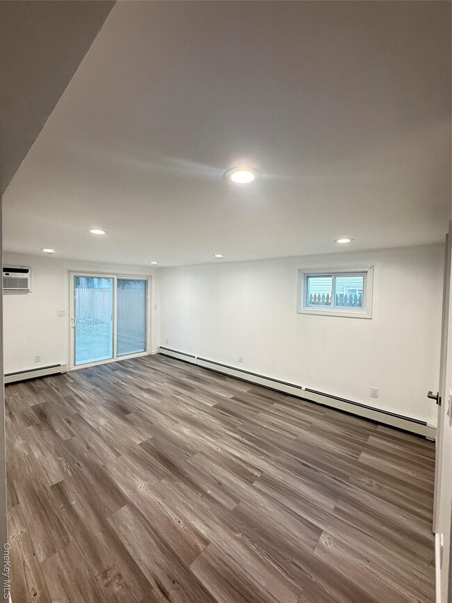 Foto del edificio - 193 E John St