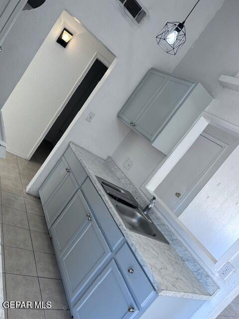 Foto del edificio - 10213 Silver Strand Pl