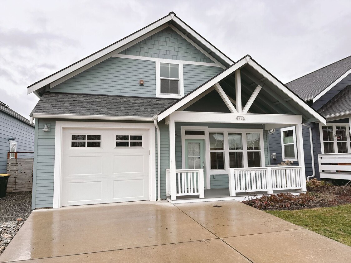 Foto principal - 4 mo lease takeover on a 3bdrm/2.5 bath co...