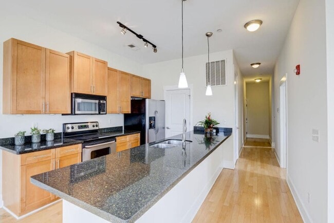Building Photo - Brooklyn Arts Community Two Bedroom Condo