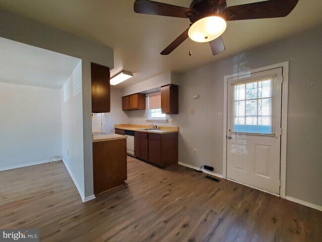 Building Photo - 7032 Marbury Ct
