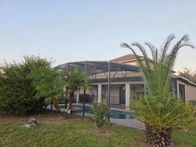 Building Photo - 2711 Star Grass Cir