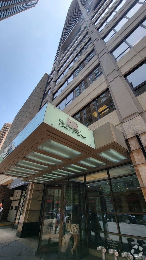 Building Photo - 30 E Huron St