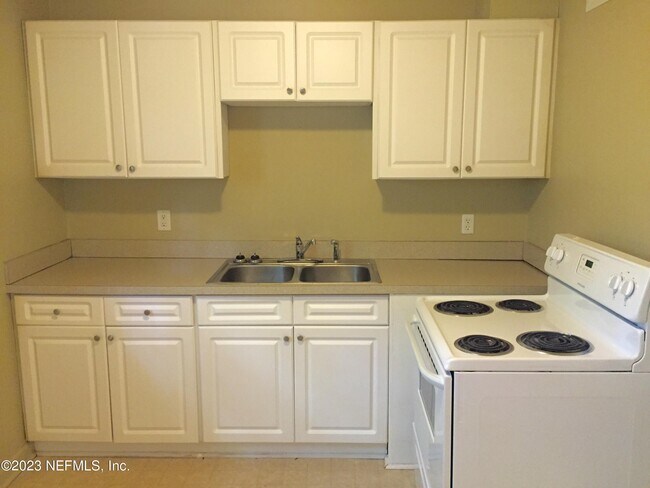 Building Photo - 2775 Herschel St