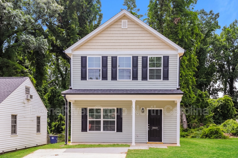 Foto principal - 2860 Greenway Ave NW