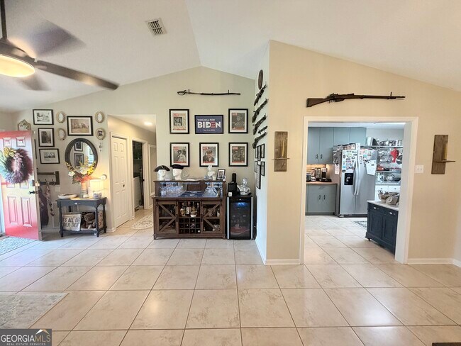 Foto del edificio - 130 N Woodvalley Dr