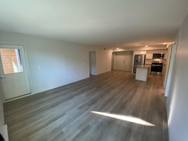 Photo du bâtiment - 4820-4820 Cedar Ridge Pl