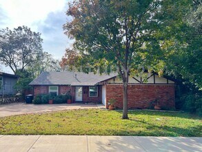 Building Photo - 3920 Sanguinet St