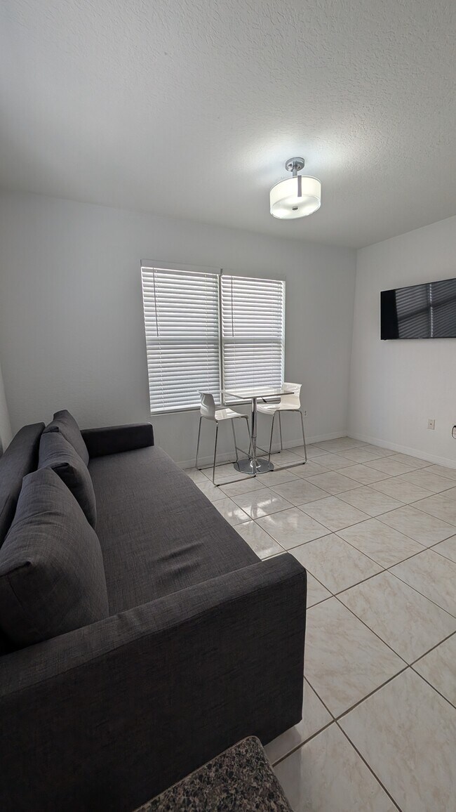 Building Photo - 7326 Collins Ave