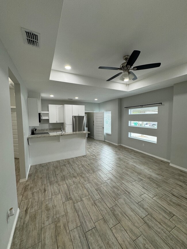 Foto del edificio - 1401 W Heritage Dr